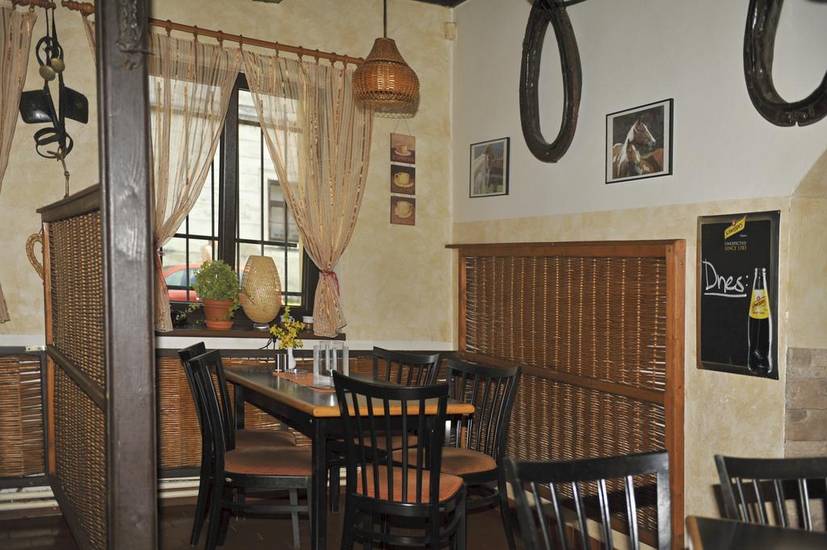 Penzion a Restaurace Na Jizdarne Чехия, Кромержиж