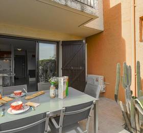 Bright apt / Pool / Parking / AC / Garden with Marina view в Вильнёв-Лубе