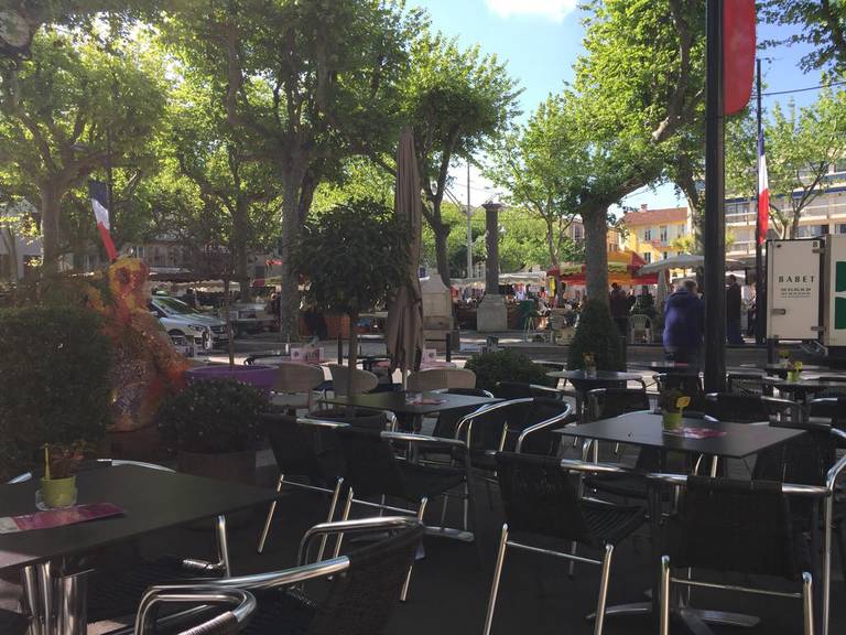 Les Oliviers