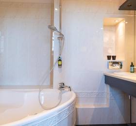 Туры в Anne D'anjou Hotel в Франции