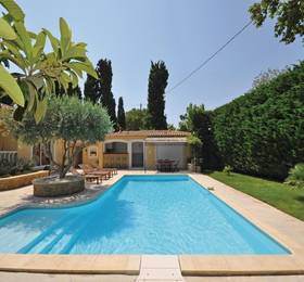 Туры в Holiday home Salon de Provence KL-1019 в Франции