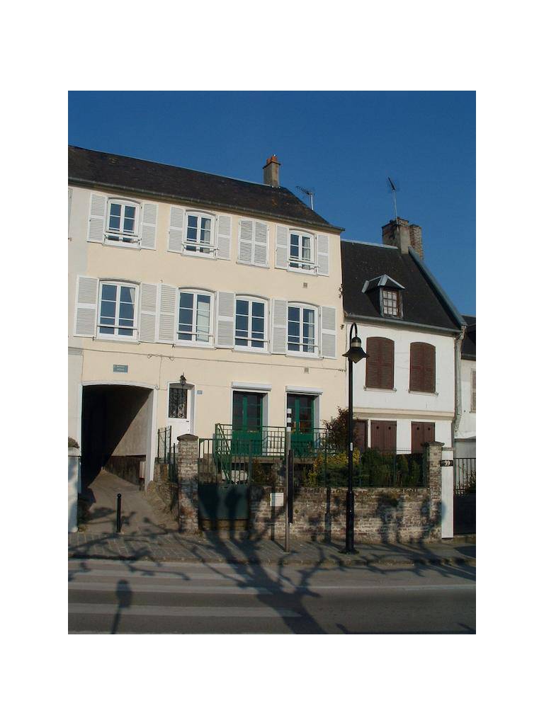 Quai Peree Apartement