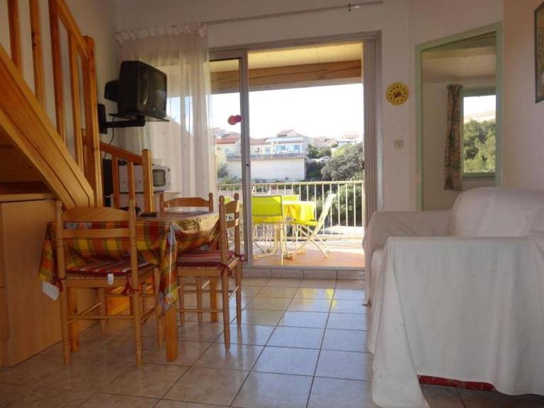 Rental Apartment Oliveraie - Saint Pierre La Mer