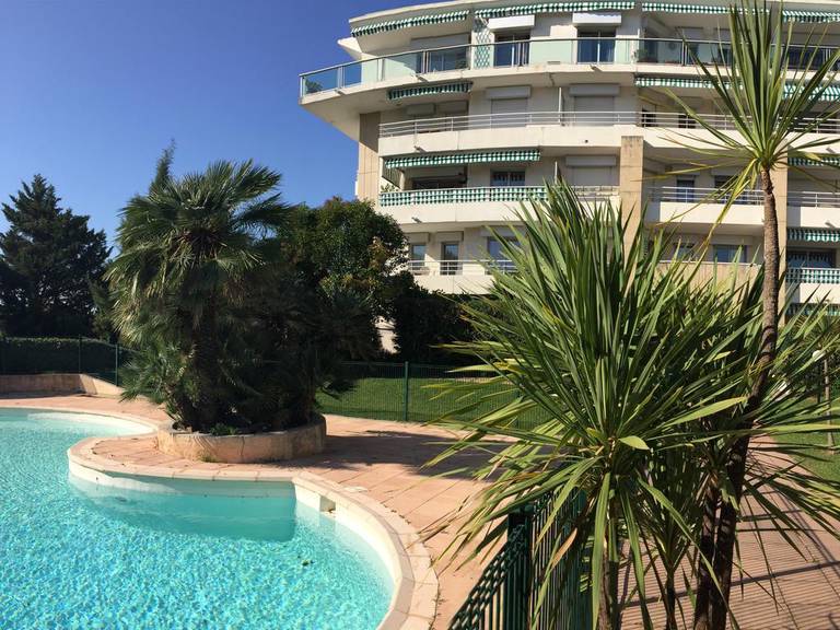 Appartement toit mer  aux portes de Nice