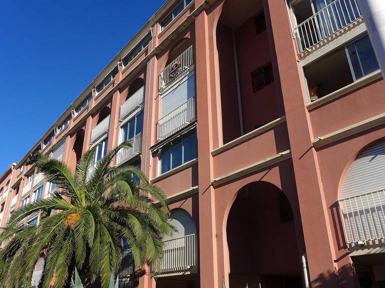 Les Arcades de la Mediterranee 1