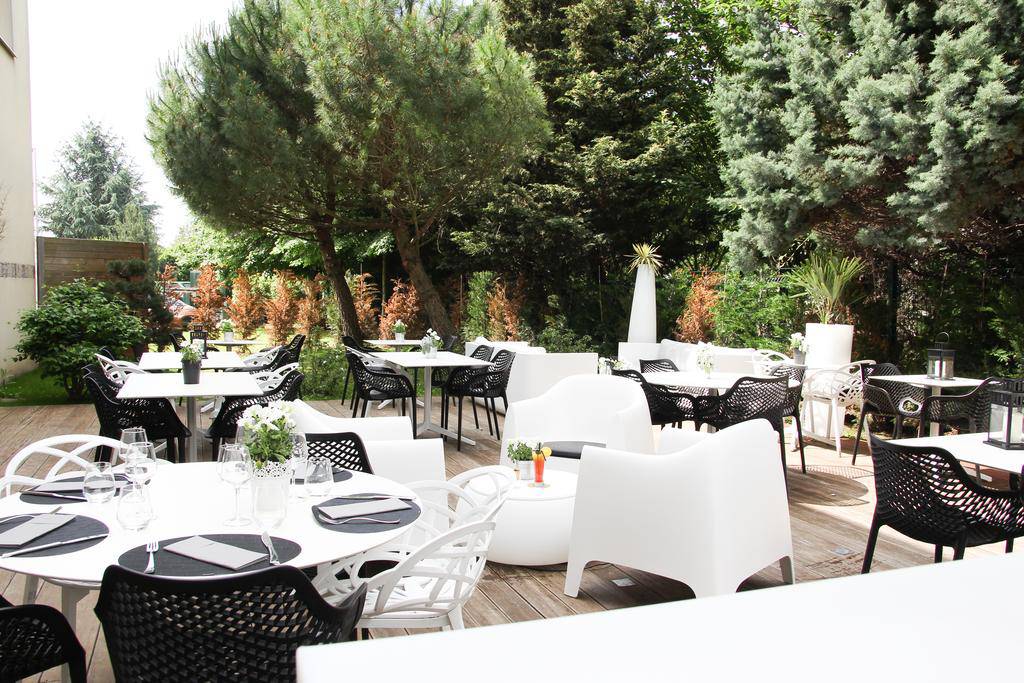 Holiday Inn Paris CDG Airport 4*