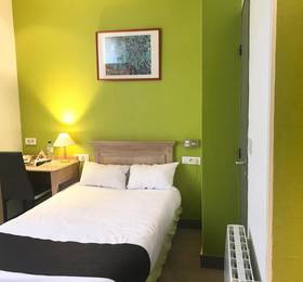 Туры в Hotel aux Sacres в Франции