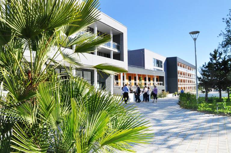 Golden Tulip Pornic Suites