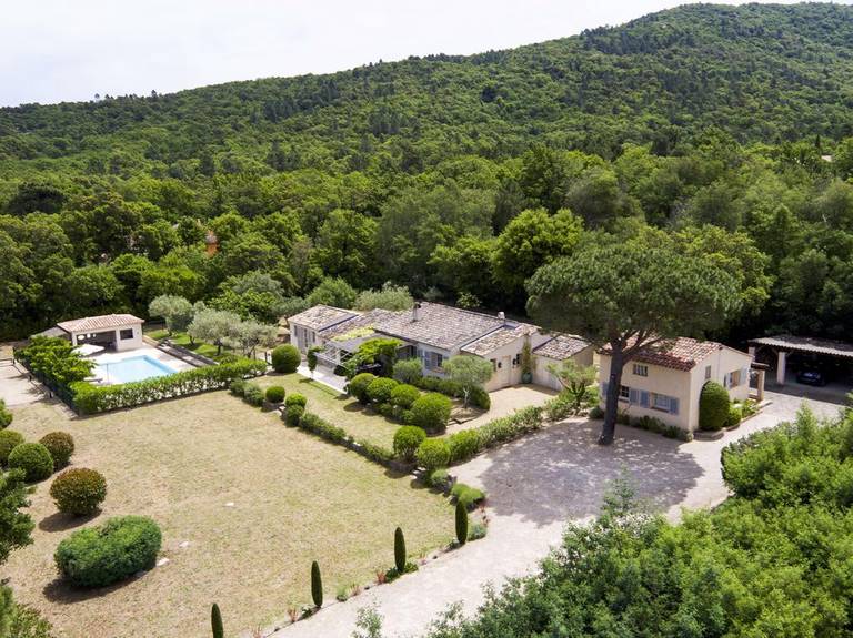 Belle Colline