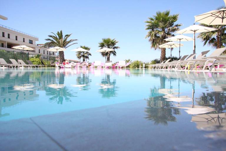 Golden Tulip Villa Massalia