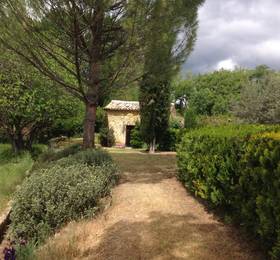 Un Jardin Secret a Lourmarin в Лурмарине