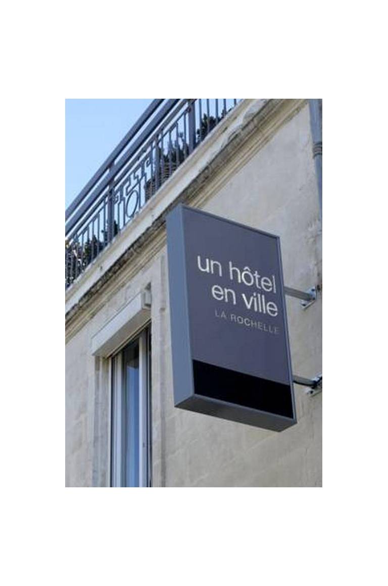 Un Hotel En Ville