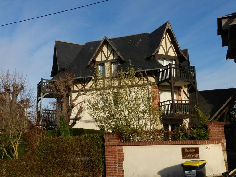 appartement proche mer avec jardin ensoleille