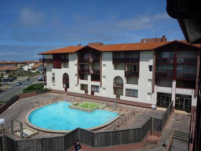 HOSSEGOR-Plage, appartement pour 4 personnes avec piscine