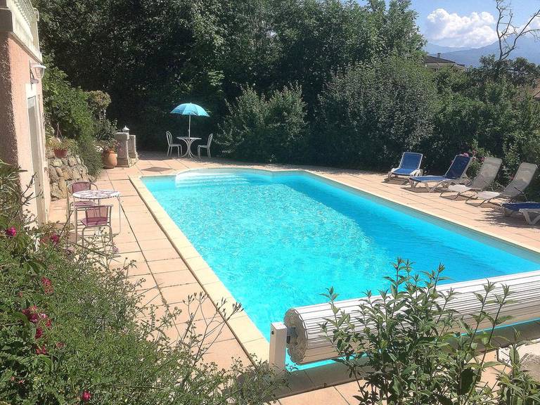 Studio independant dans villa avec piscine a Gap