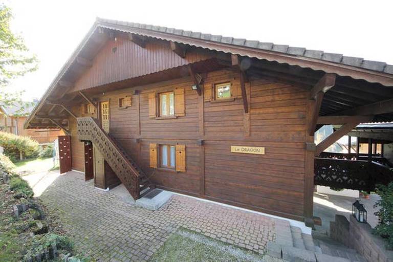 Chalet Le Dragon Ski Chalet