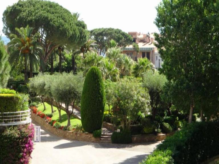 Rental Apartment Pavois