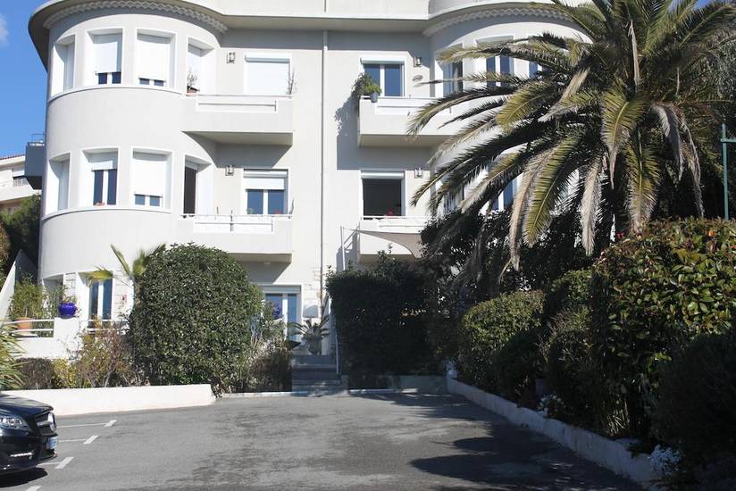 Appartement le 3 Франция, Каси