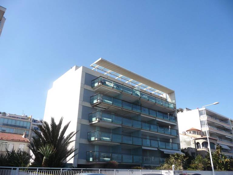 Cannes Bay 1