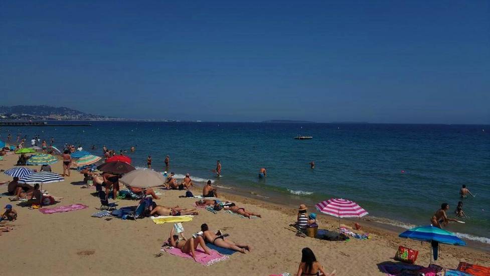 Sea Front Apartment Cannes Франция, Канны