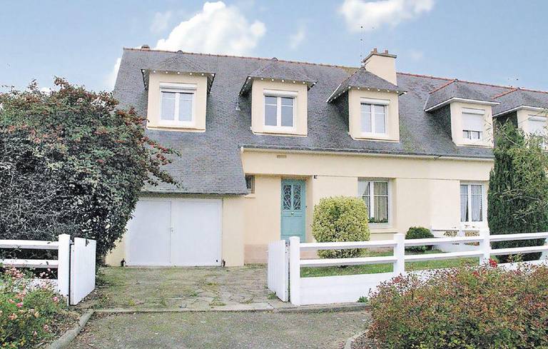 Holiday Home Cancale Rue Des Rosiers