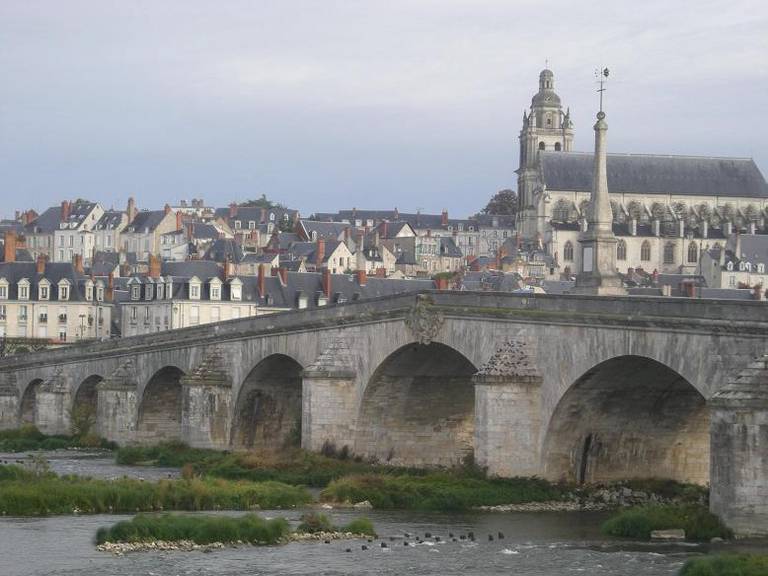 Au 16 Place Saint Louis