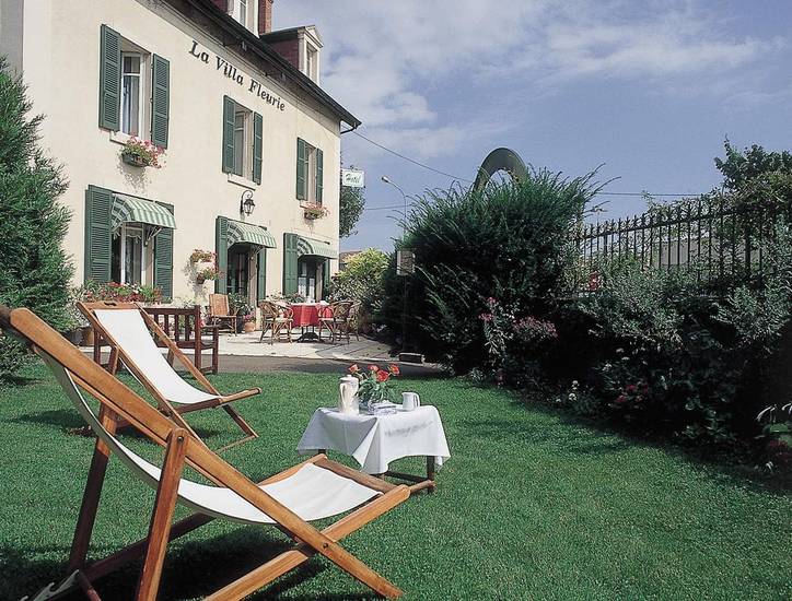 Hotel La Villa Fleurie Франция, Бон