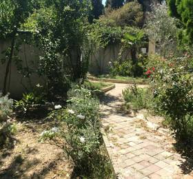 La Roseraie Camarguaise в Арле