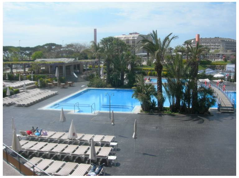 Aqua Hotel Montagut Suites
