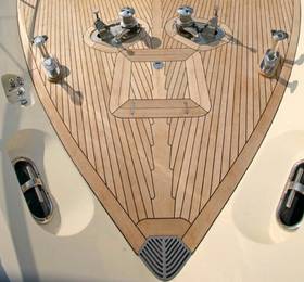 Yacht Leopard 27 в Антибе
