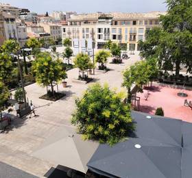 Appartement place des martyrs в Антибе