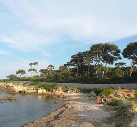 Les Calanques dOr в Антибе