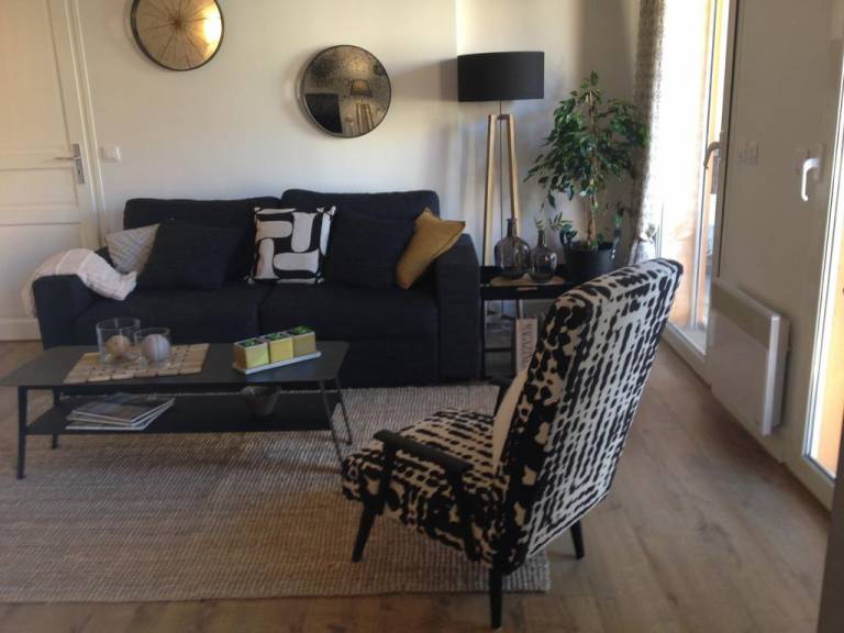 Les Jardins de Mistral Apartment