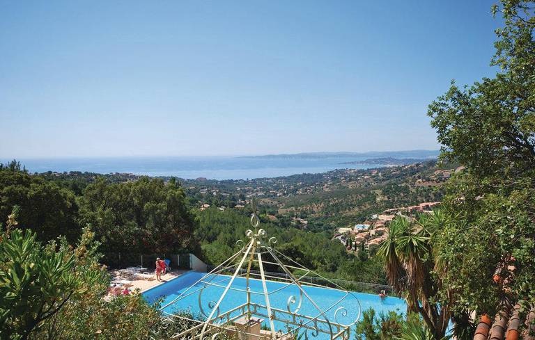 Two-Bedroom Apartment in Les Issambres