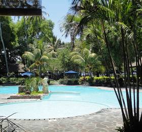 Senggigi Beach Pool Villa Club в о-ве Ломбок