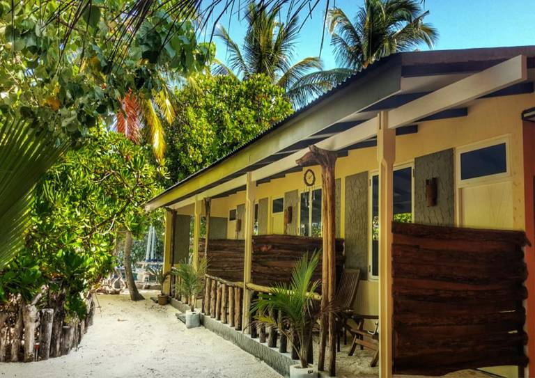 Rasdhoo Island Inn Beachfront