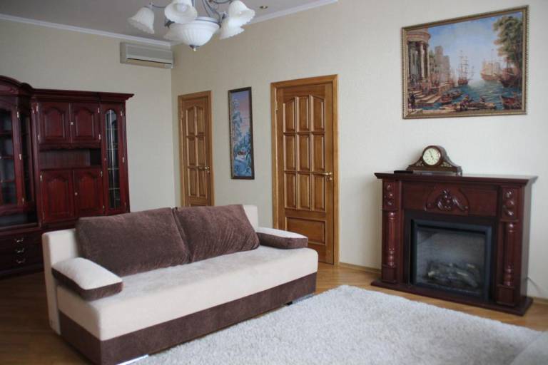 Apartment Nezavisimosti 12