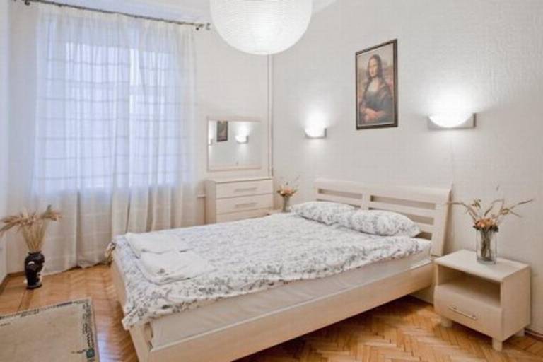 Historical Center Apartment on Kommunisticheskaya 10