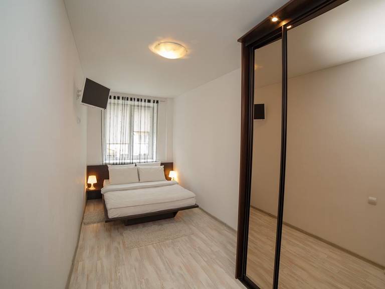 PaulMarie Apartments on Karpovicha