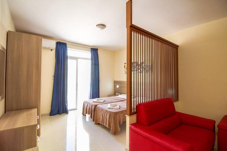 ST Blubay Hotel & Apartments