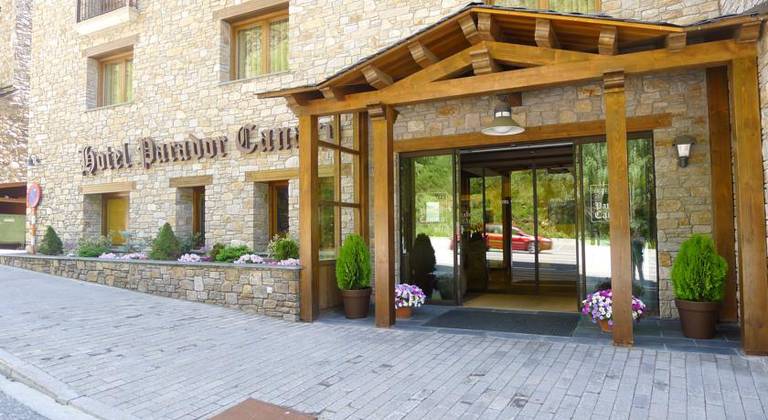 Hotel Canaro