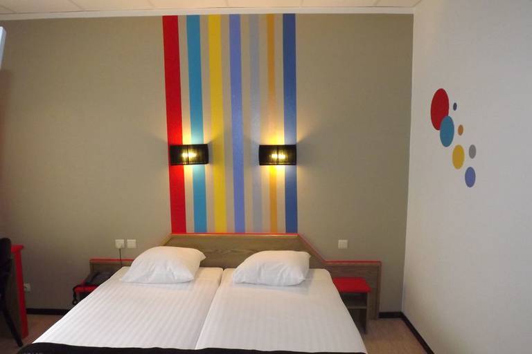 Floris Ustel Midi Hotel