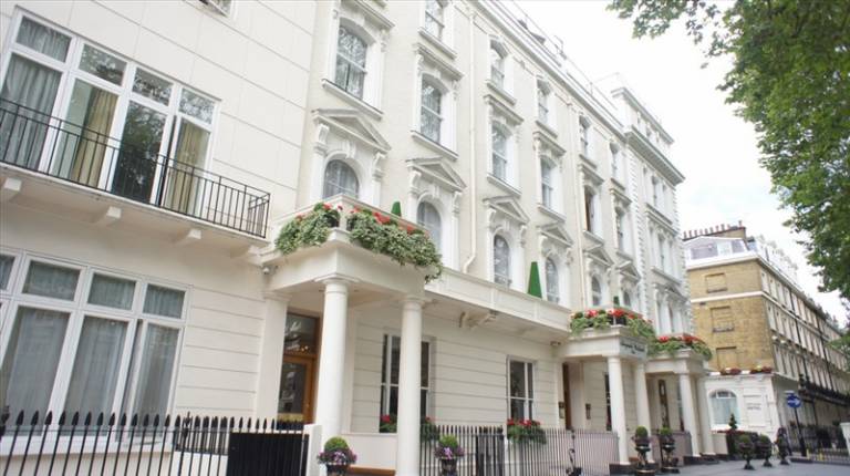 Abbey Court Hyde Park