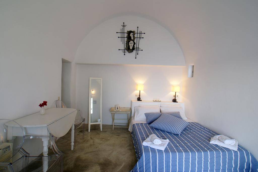 Nostos Apartments 3*