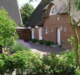Ferienhaus-Haus-Buernstrat в Вик-ауф-Фёре