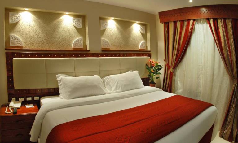 Al Liwan Suites