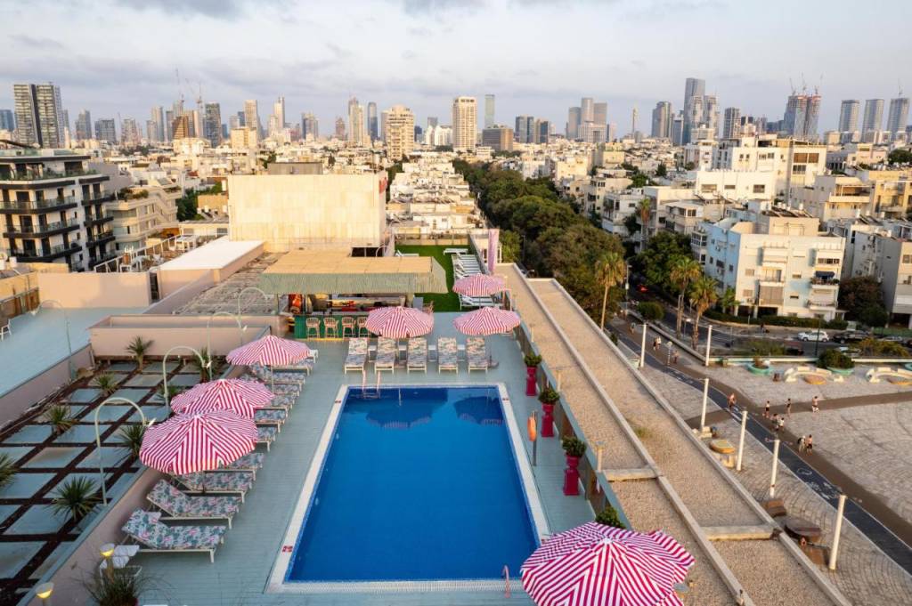 Leonardo Gordon Beach 4*