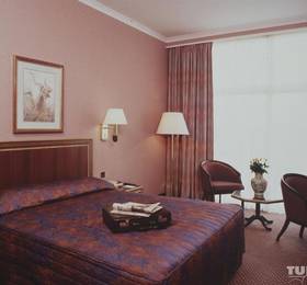 Sheraton Kampala Hotel в Кампале
