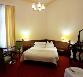 Hotel am Kochbrunnen в Висбадене