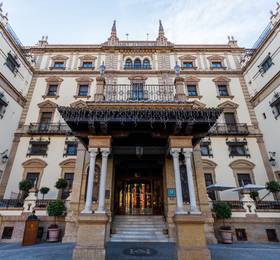 Alfonso Xiii в Севилье